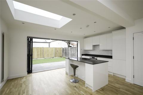 65 Princes Avenue, London, W3 8LX