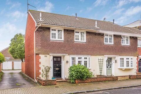 3 bedroom semi-detached house to rent, King Charles Street, Old Portsmouth