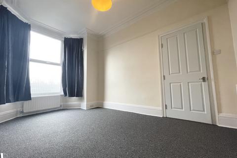 5 bedroom terraced house to rent, Banstead Terrace East, Leeds, West Yorkshire, LS8