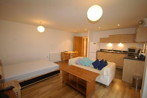 Studio to rent, Royal James House, Admiralty Road, Portsmouth