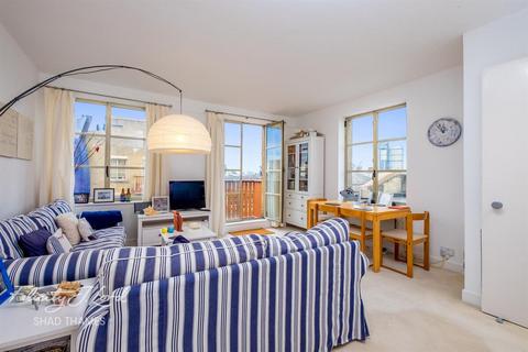 2 bedroom flat to rent, Queen Elizabeth Street, London