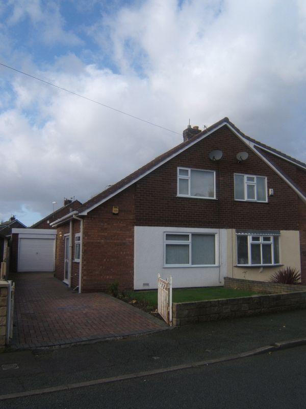 Cambridge Road, Failsworth, Manchester 2 bed semidetached house £124,950