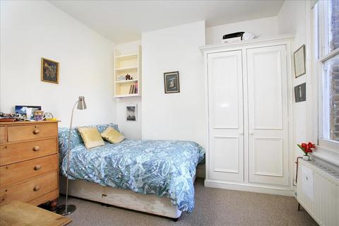 2 bedroom flat to rent, Grosvenor Road, London, W4