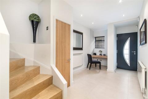 3 bedroom terraced house to rent - Wyndham Yard, London, W1H