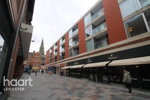 2 bedroom flat to rent, The Bar, Shires Lane