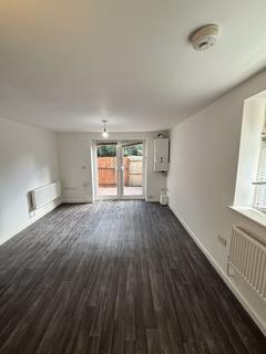 2 bedroom end of terrace house to rent, Clive Street, Grangetown, Cardiff, CF11 7HN