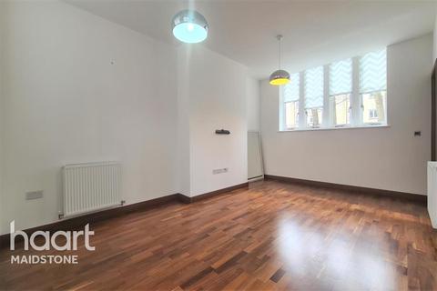 2 bedroom flat to rent - Preston Hall, ME20