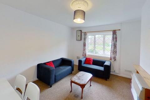 4 bedroom semi-detached house to rent - Southway, Guildford GU2 8DQ
