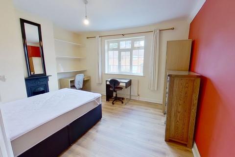 undefined, Raymond Crescent, Guildford, GU2 7SZ