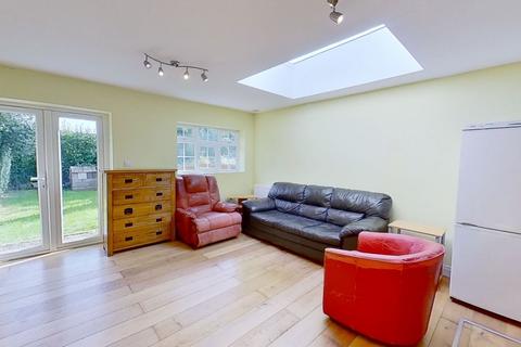 undefined, Raymond Crescent, Guildford, GU2 7SZ