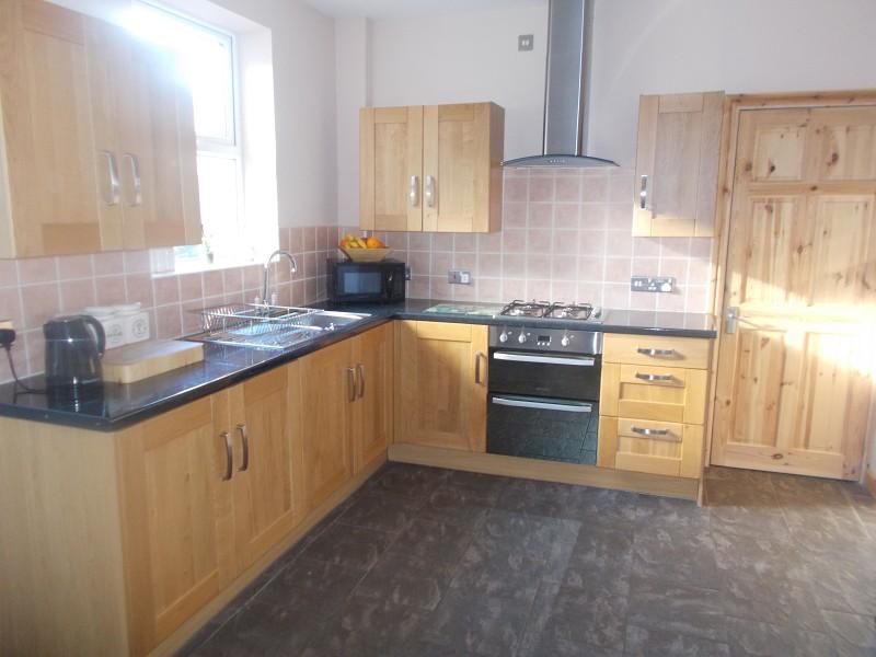Longford Road, Neath, Neath Port Talbot. SA10 7ET 4 bed semidetached house £164,995