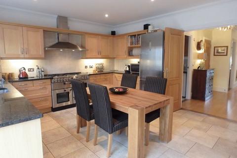 4 bedroom townhouse for sale - Austyns Place, Ewell Village
