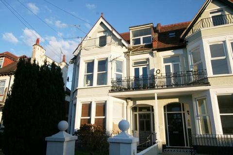 1 bedroom flat to rent, Cobham Road, Westcliff-on-Sea, SS0