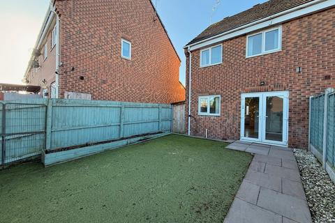 3 bedroom mews to rent, Gresty Road, Crewe