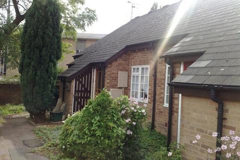 1 bedroom maisonette to rent, Cademan Close, Knighton, Leicester LE2