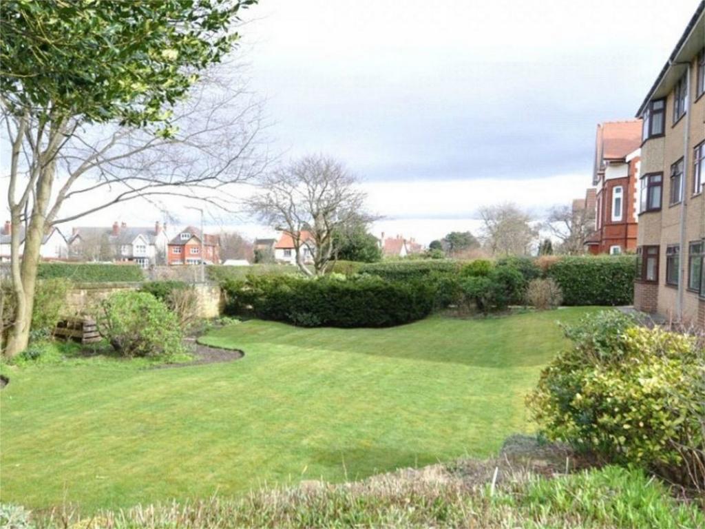 Ashburton Court, Bidston Road, PRENTON, Wirral 2 bed flat £495 pcm (£
