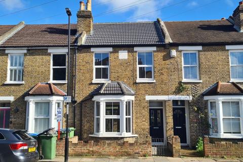 2 bedroom terraced house to rent, Lannoy Road, New Eltham SE9