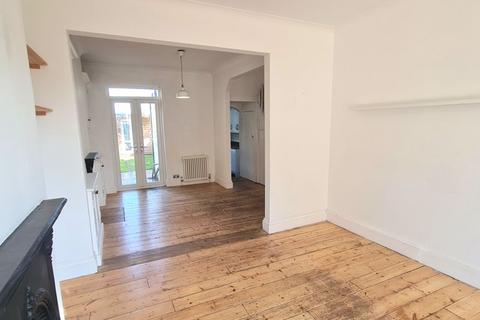 2 bedroom terraced house to rent, Lannoy Road, New Eltham SE9