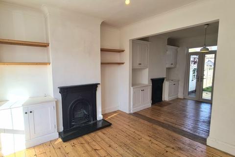 2 bedroom terraced house to rent, Lannoy Road, New Eltham SE9