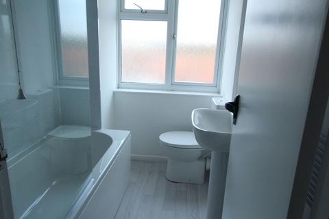 3 bedroom maisonette to rent, Albert Terrace, Old Town