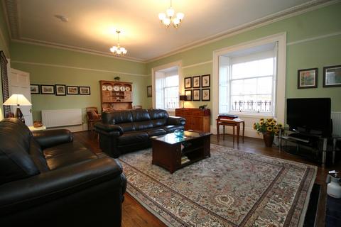 2 bedroom flat to rent, St. Vincent Street, New Town, Edinburgh EH3
