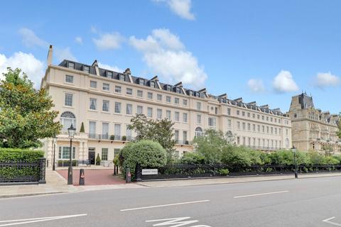 Cambridge Terrace, Regents Park, NW1