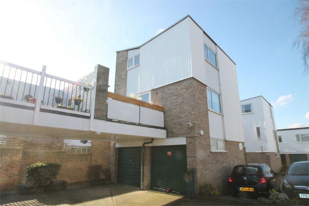 Porchester Court, Kempton Walk, Shirley, Croydon, Surrey 2 bed
