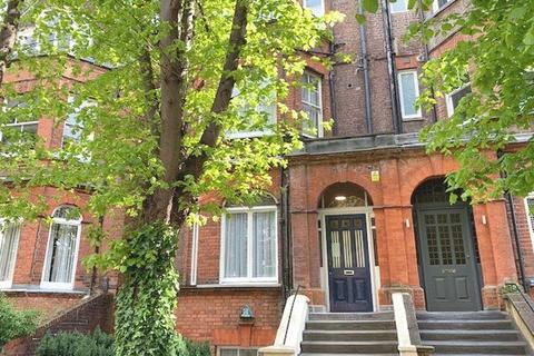 Studio to rent, Canfield Gardens, South Hampstead
