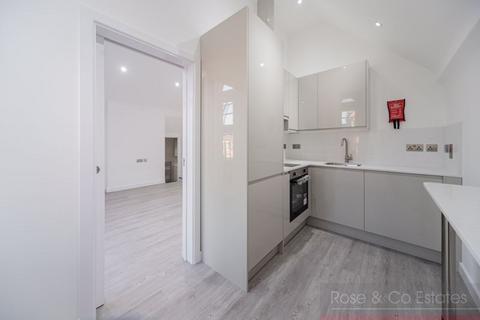 Studio to rent, Canfield Gardens, South Hampstead