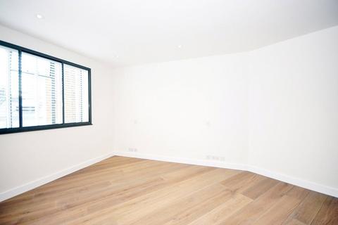 undefined, Shelton Street, Covent Garden, WC2H