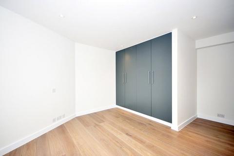 undefined, Shelton Street, Covent Garden, WC2H