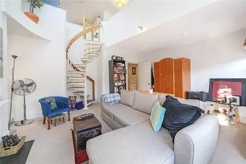 2 bedroom apartment to rent - View 3