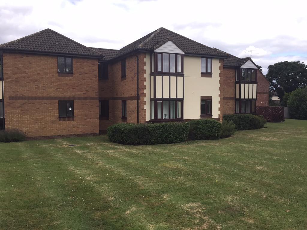 Laurel Fields, Potters Bar, EN6 Studio £695 pcm (£160 pw)