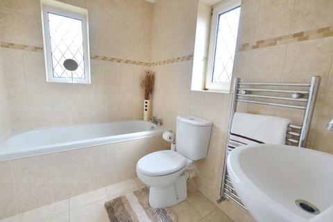 3 bedroom semi-detached house for sale, Highfield Drive, Wakefield, West Yorkshire