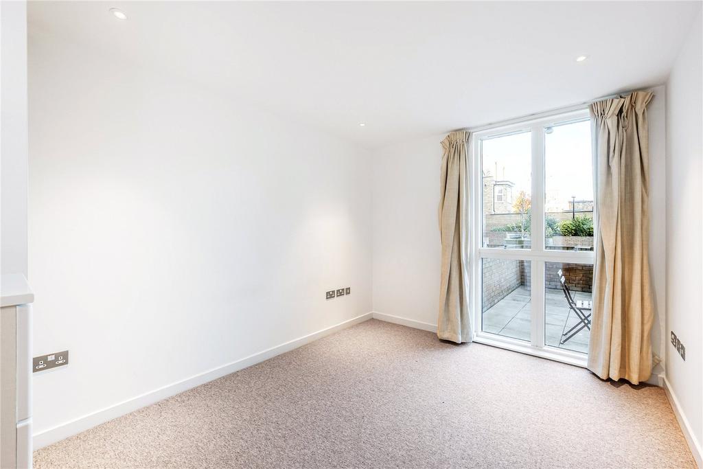Apartment in Shepherds Bush - View 4