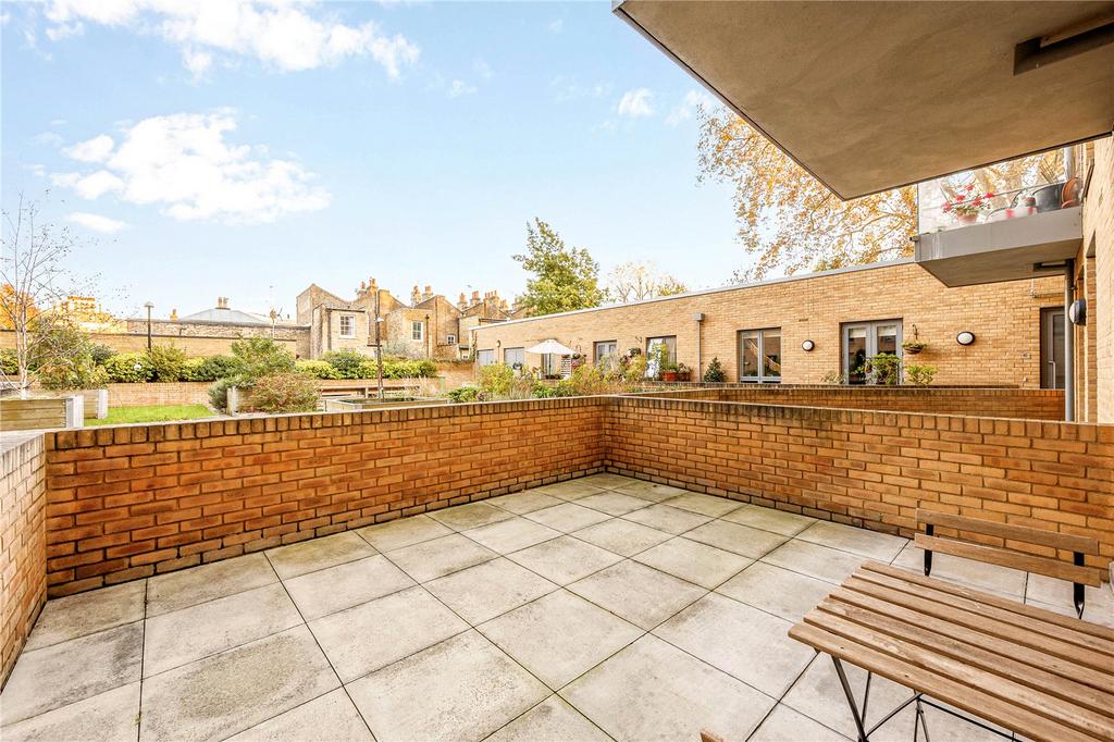 Apartment in Shepherds Bush - View 5