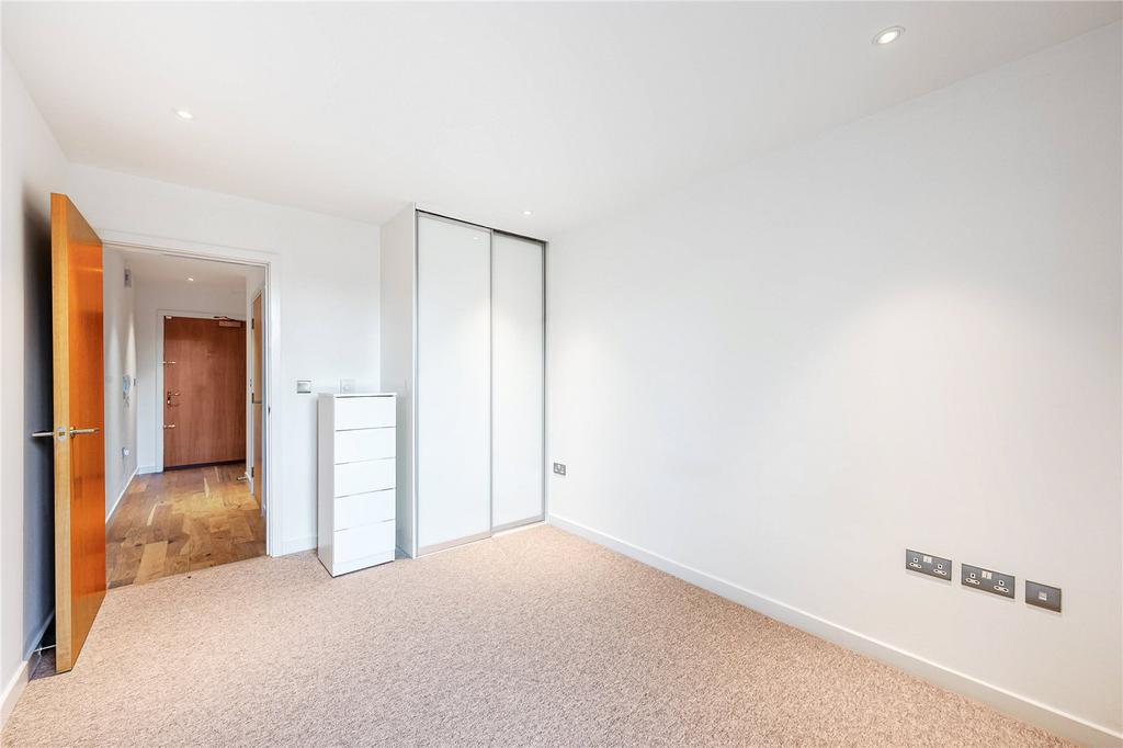 Apartment in Shepherds Bush - More