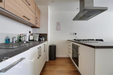 1 bedroom flat to rent - Radcliff Court, E3