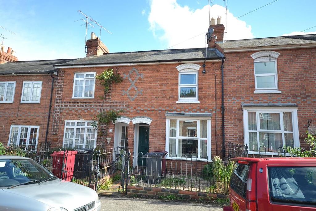 Donnington Gardens, Reading 2 bed terraced house £1,050 pcm (£242 pw)