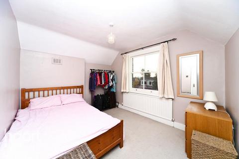 2 bedroom apartment to rent, Grange Road, LONDON