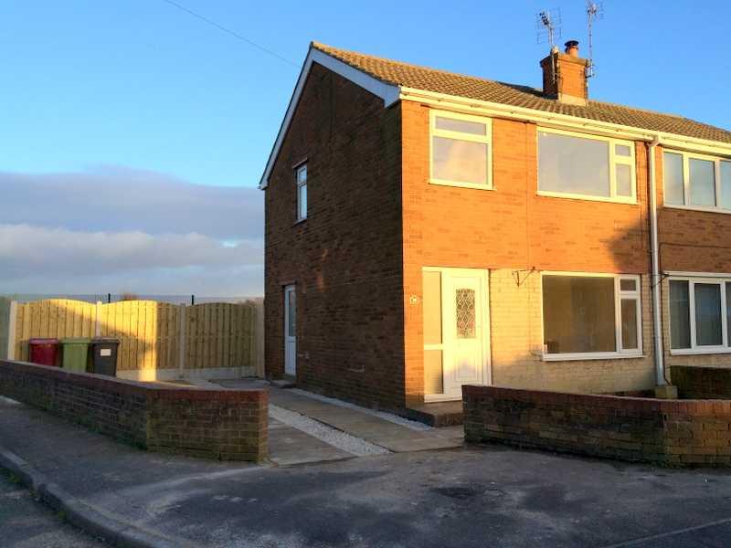 Bramlyn Close, Clowne, Chesterfield 3 bed semidetached house to rent £750 pcm (£173 pw)