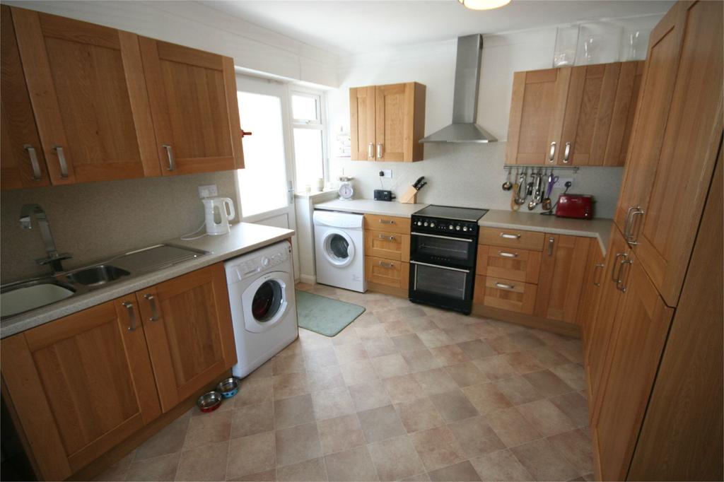 Elton Road, Wolviston Court, Billingham, Tees Valley, TS22 3 bed semi