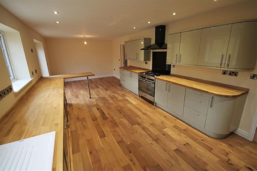 Craddock Street, Auckland 4 bed house £260,000