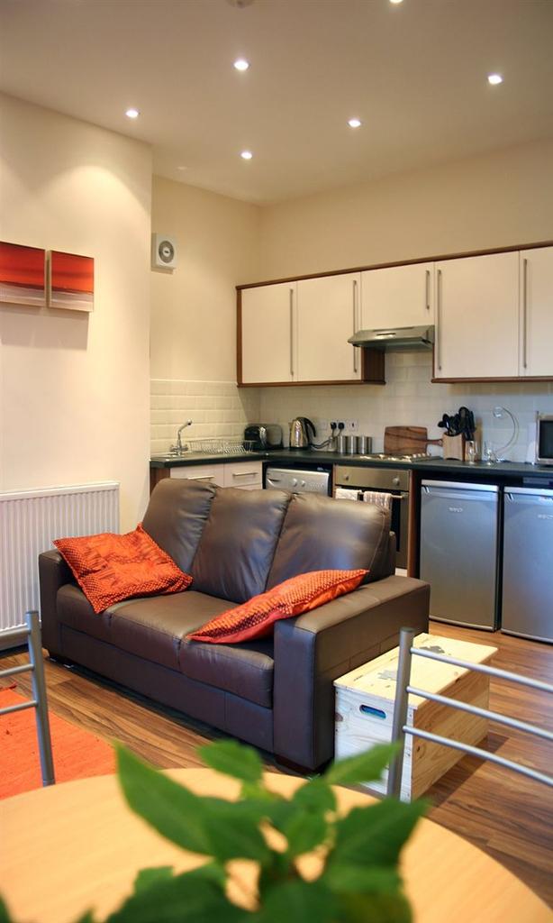 Cardigan Road Flat 4, LS6 3BJ 2 bed flat £650 pcm (£150 pw)