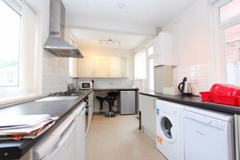 4 bedroom end of terrace house to rent - Bonhay Road, Exeter