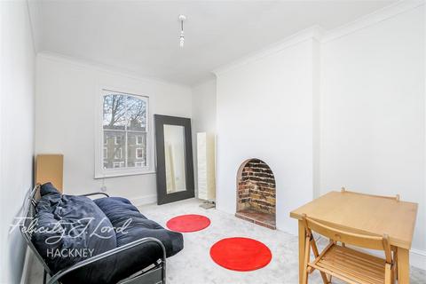 1 bedroom flat to rent, Sandringham Road E8