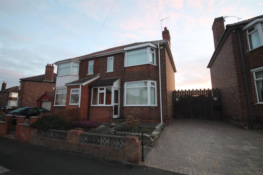 Endsleigh Drive, Acklam, Middlesbrough 3 bed semidetached house £92,000