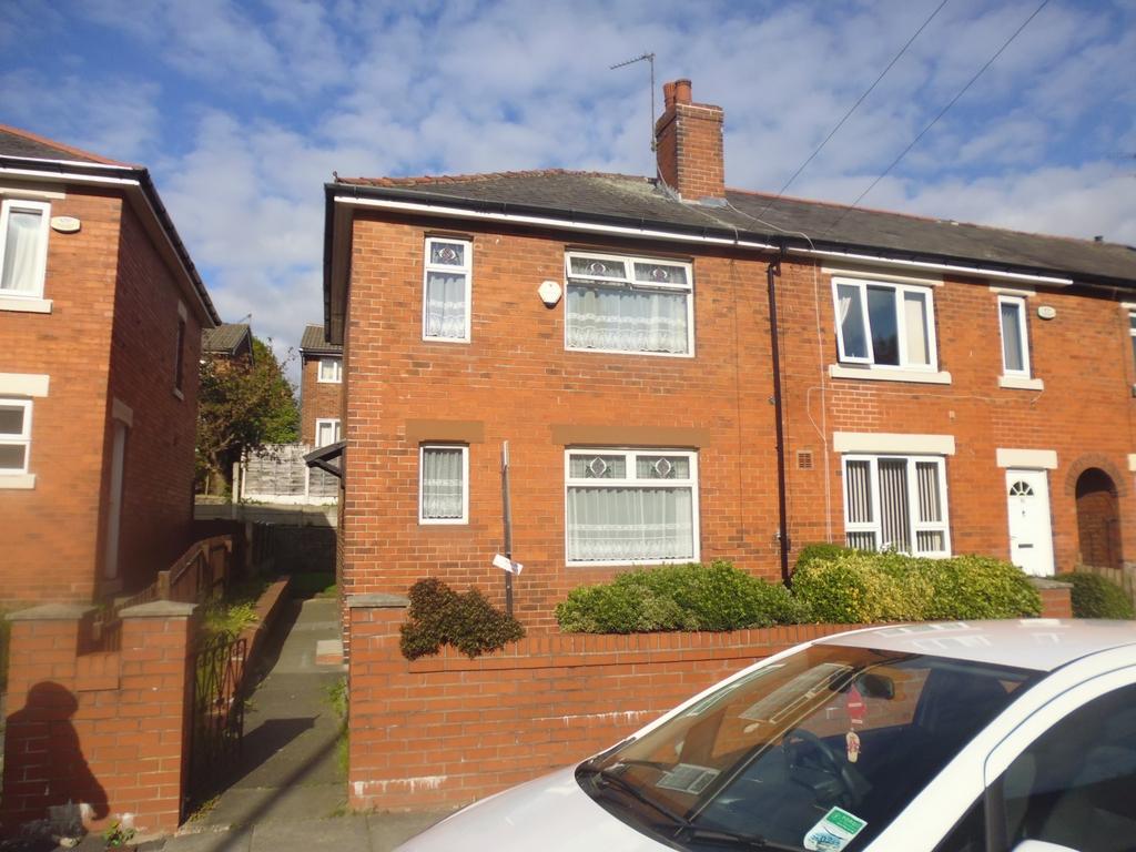 Claybank Street, Heywood, OL10 2 bed semidetached house £450 pcm (£