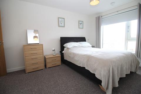 2 bedroom apartment to rent, The Crescent, Gunwharf Quays