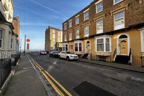 3 bedroom maisonette to rent, Ethelbert Road, Cliftonville